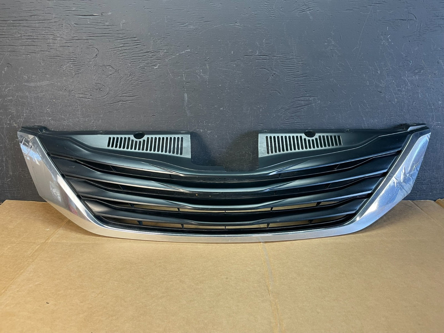 2011 to 2017 Toyota Sienna Front Upper Mesh Grill Grille AE0779 DG0