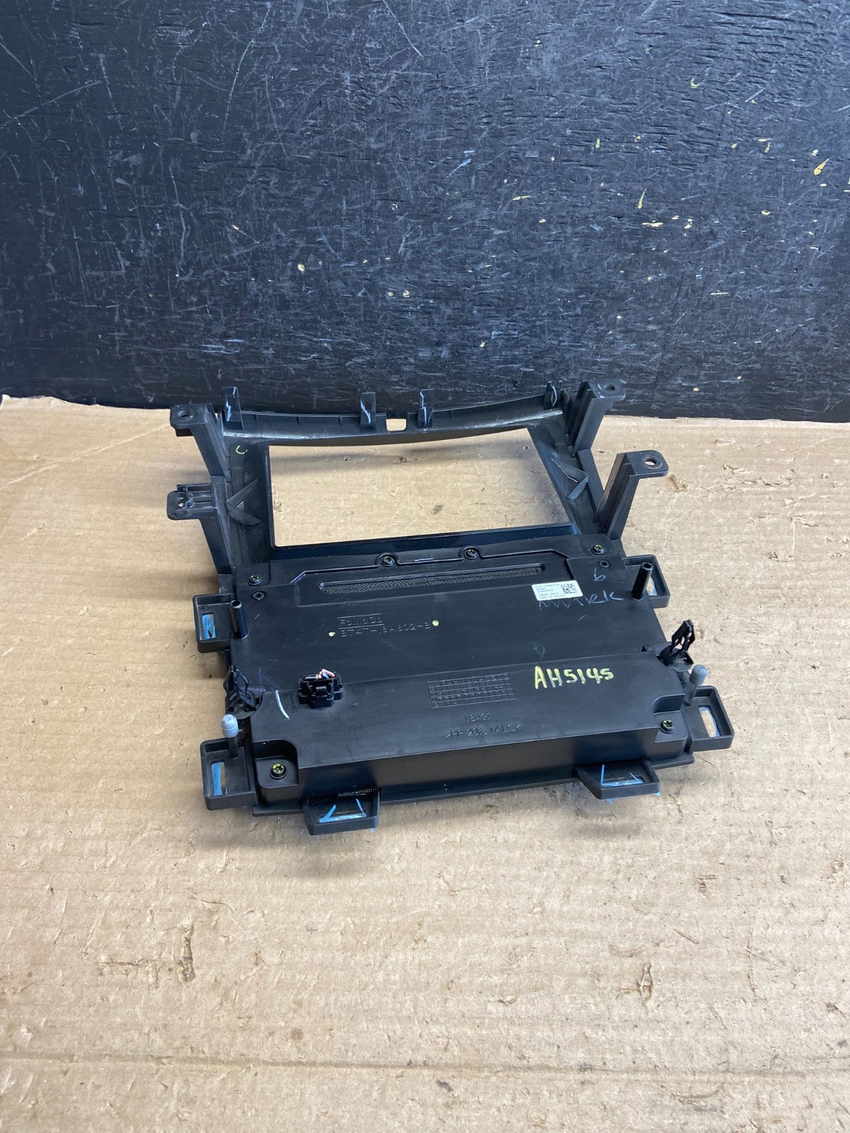 2011-2014 Ford Edge Heater Climate Control Radio CD Control Dash Bezel AH5145 DG3