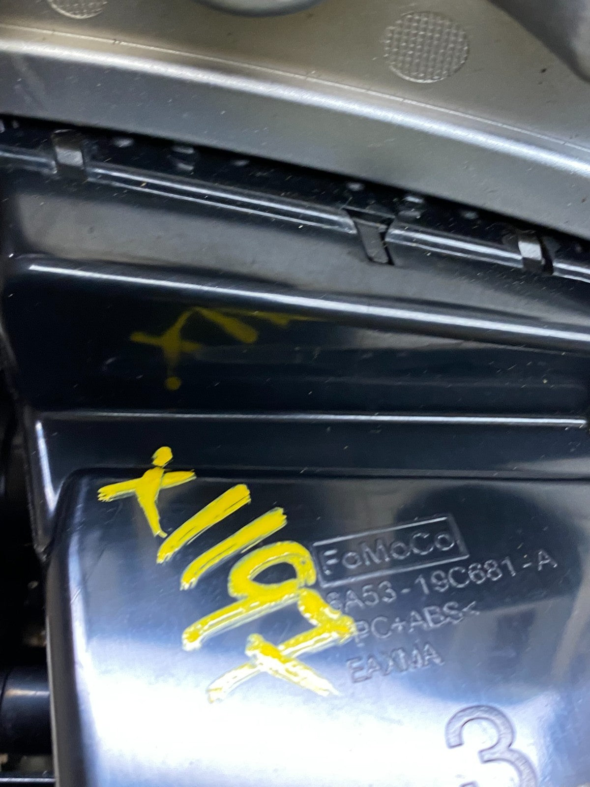 2009 2010 2011 2012 Lincoln MKS Center Radio Bezel Trim Silver OEM X1197 DG6