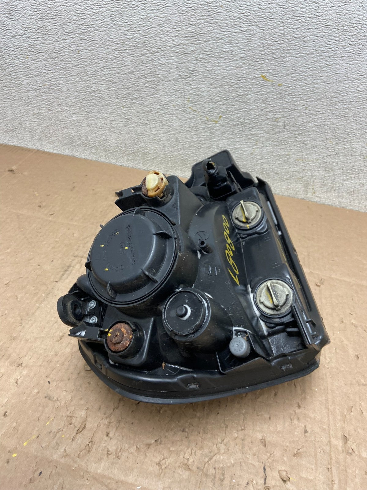 2005 to 2008 Hyundai Tucson Left Driver LH Side Headlight Oem Y2912 DW10