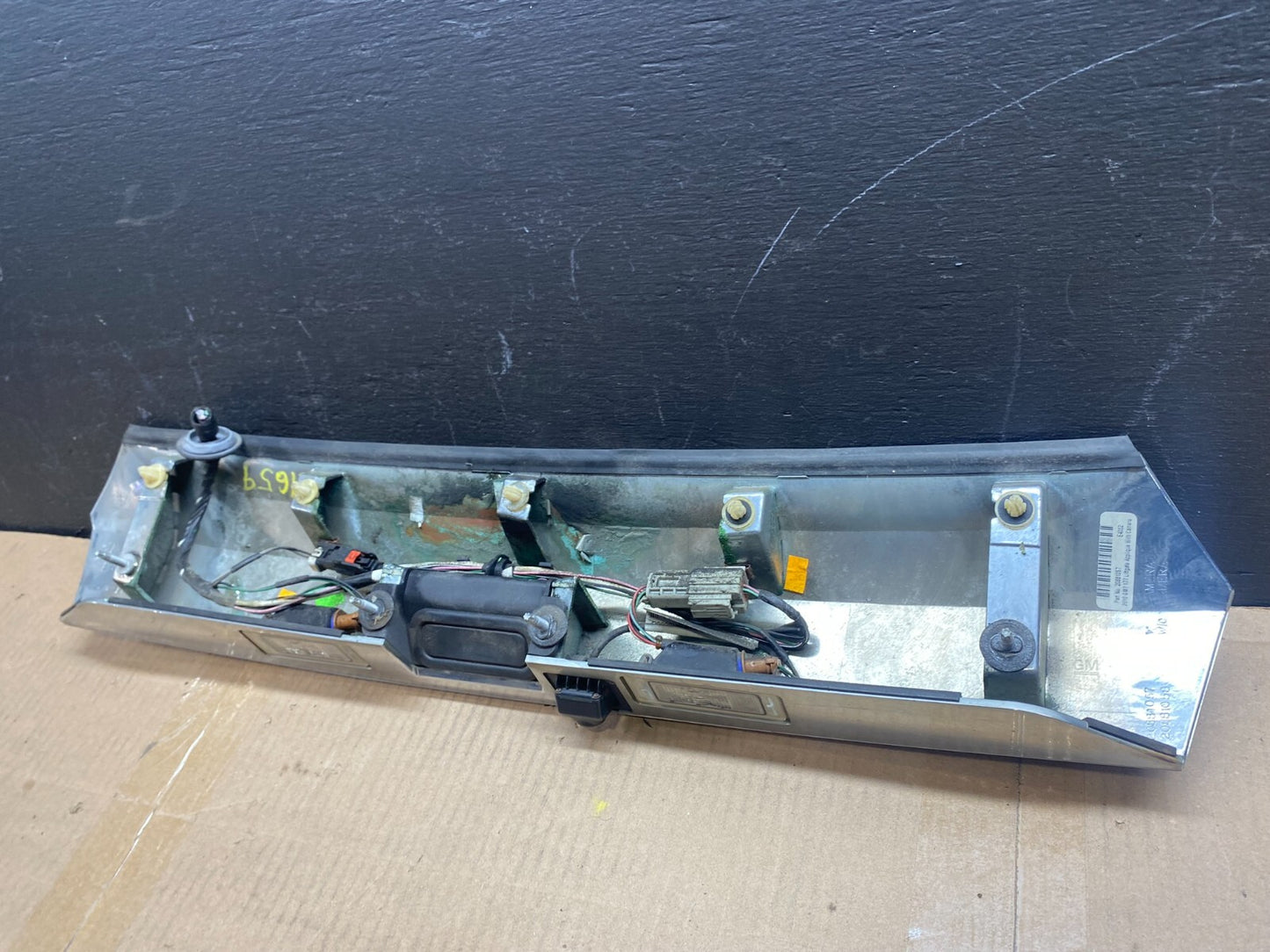 2011-2015 GMC Terrain Tailgate Liftgate Chrome Finish Molding Camera Oem C96595