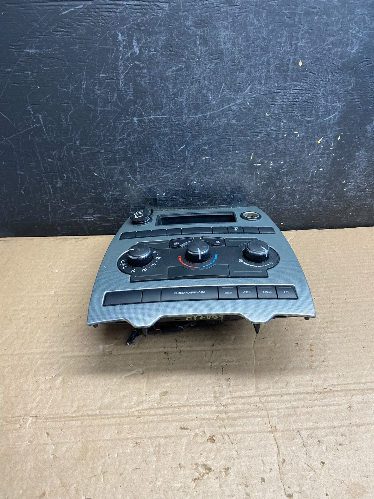 2005 to 2007 Jeep Commander Grand Cherokee A/C Climate Control Bezel AF2069 DG3