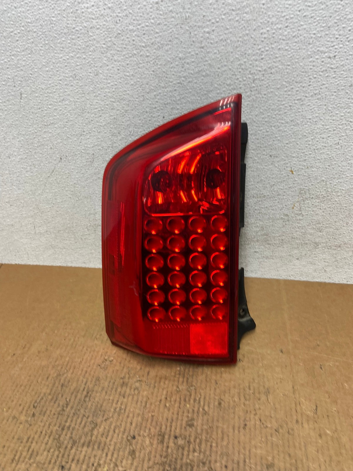 2004 to 2010 Infiniti Qx56 Left Driver LH Side Tail Light AE1652 LK0