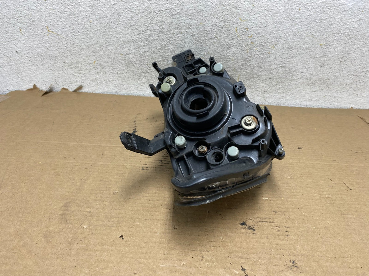 2003-2004 Mitsubishi Outlander Left Driver LH Headlight AH4094 DW7