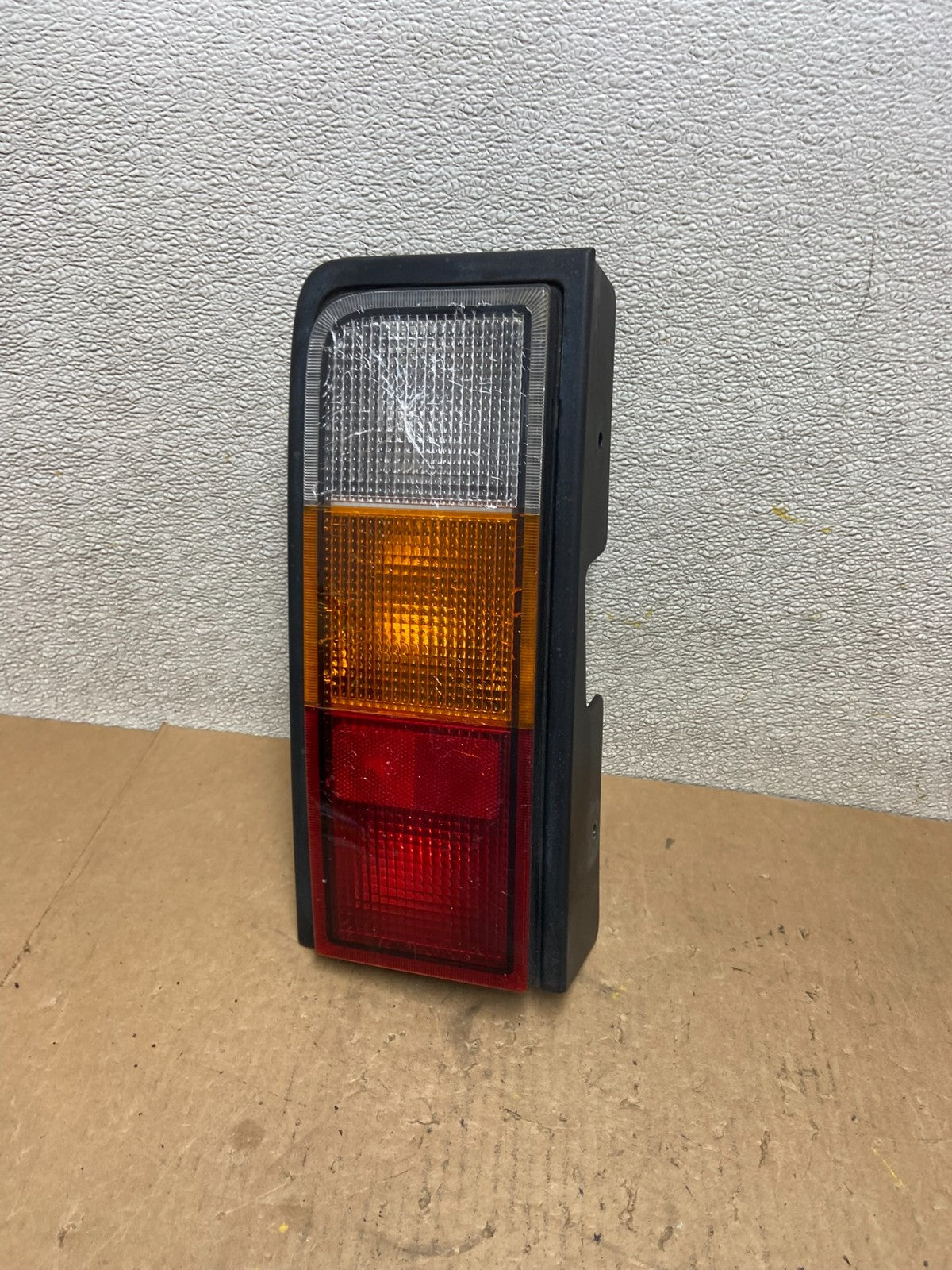2003 to 2004 Hummer H2 Left Driver LH Side Tail Light OEM Z7778 DG0