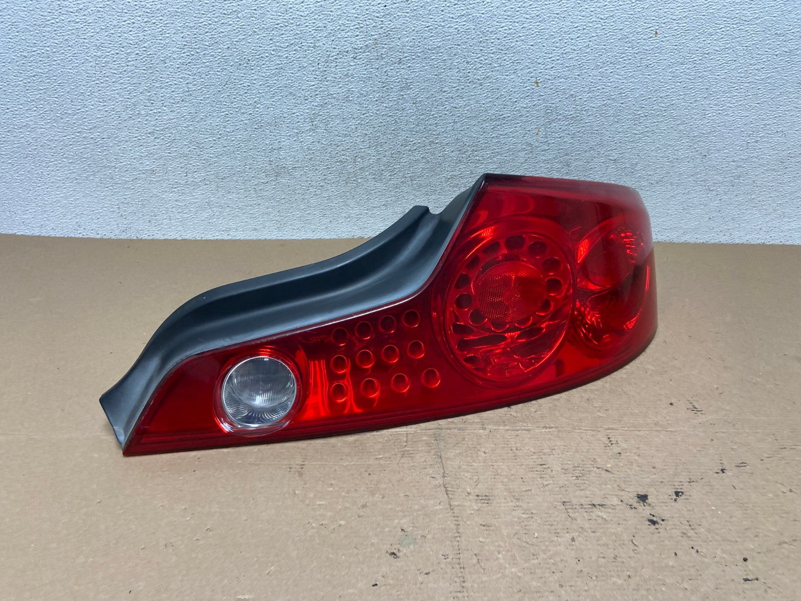 2003 - 2005 Infiniti G35 Coupe Right Passenger Rh Outer Tail Light AF4802 LK2