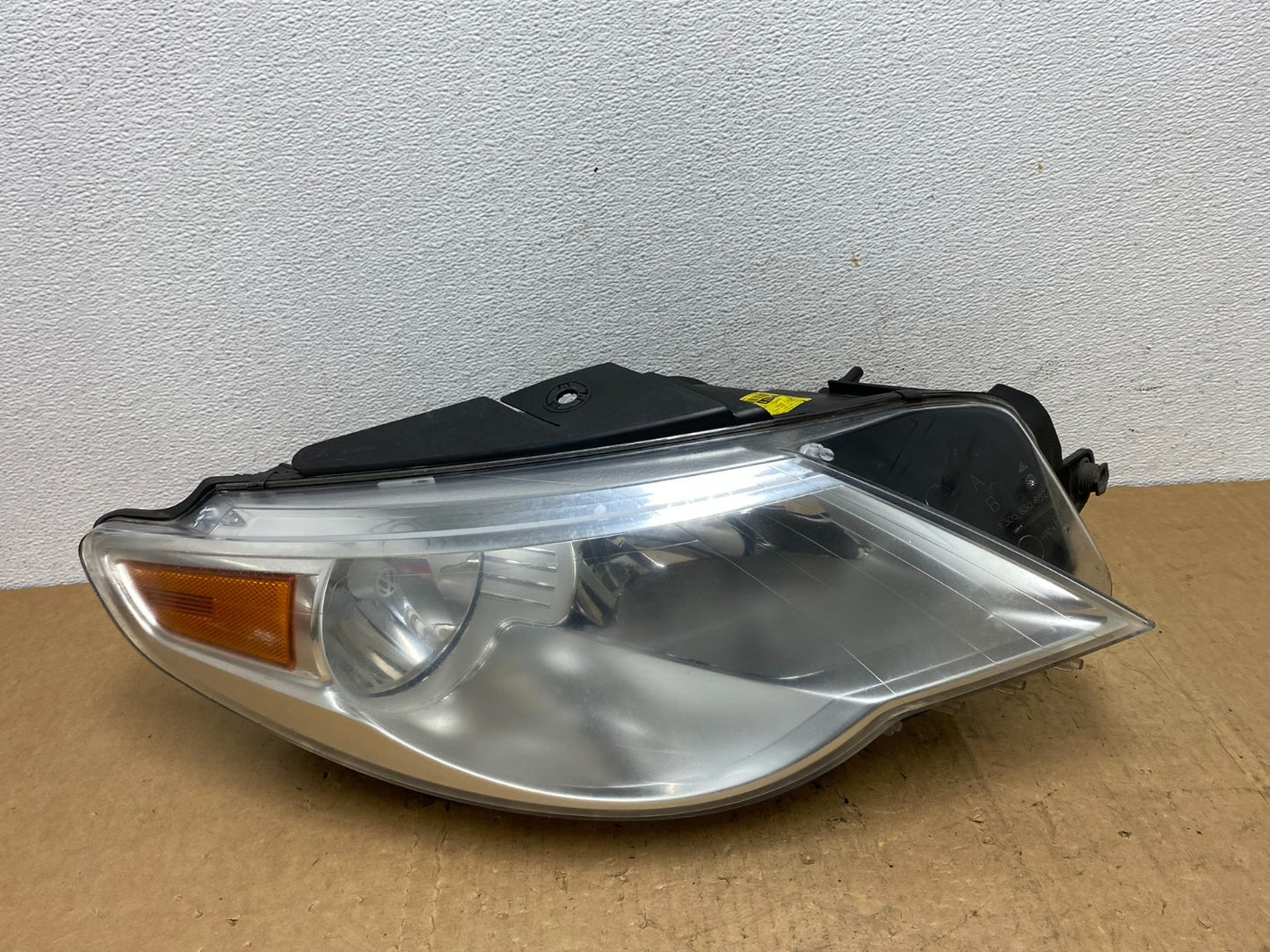 2009 to 2012 Volkswagen CC Right Passenger RH Headlight Halogen AD1387 DW0