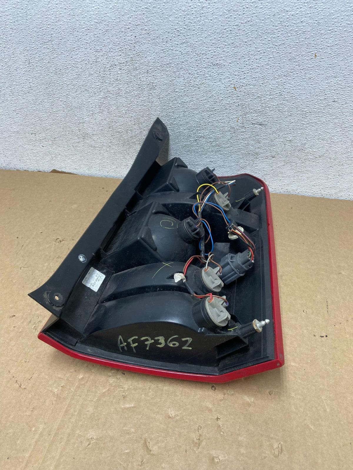 2005 - 2009 Land Rover LR3 Left Driver LH Side Tail Light af7362 DG5