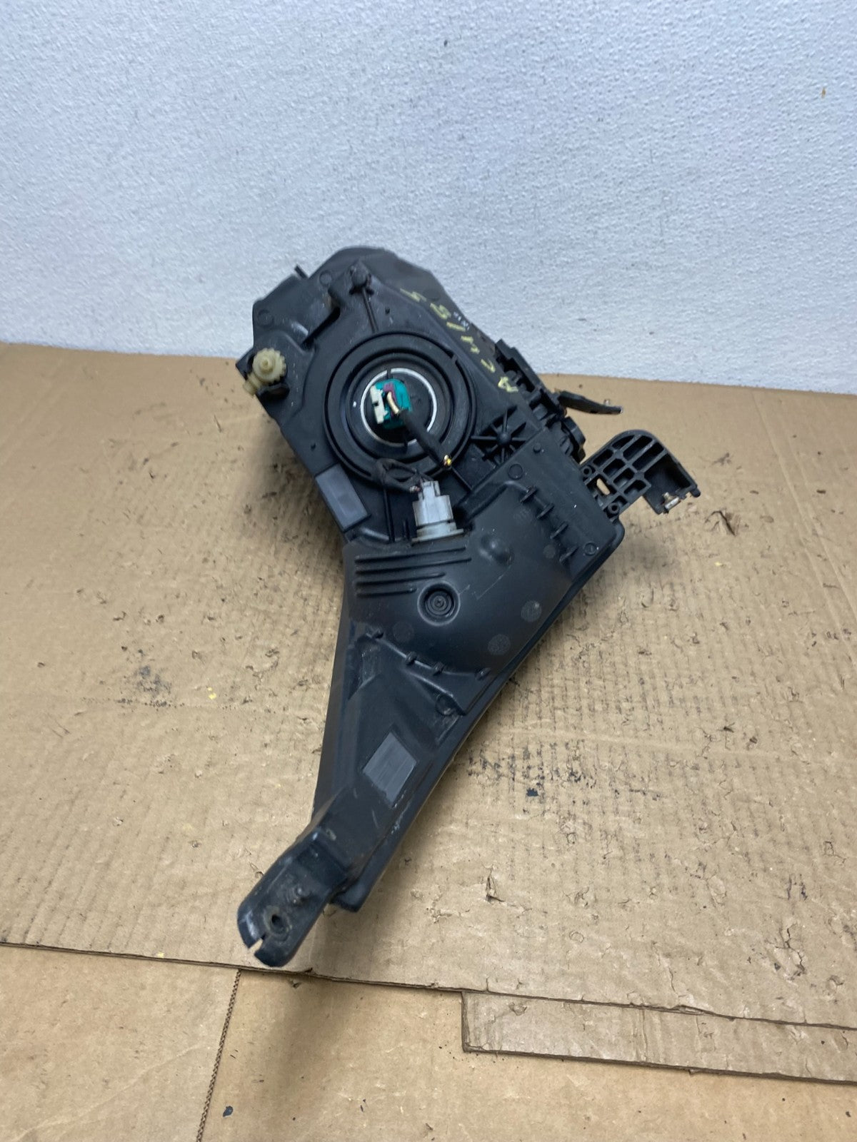 2011 to 2015 Chevrolet Cruze Halogen Left Driver LH Side Headlight AC4185 DW9