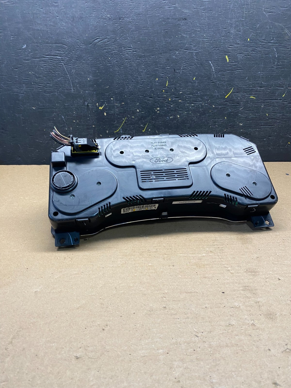 2007 to 2014 Ford Expedition Speedometer Cluster Gauge S6355 DG6
