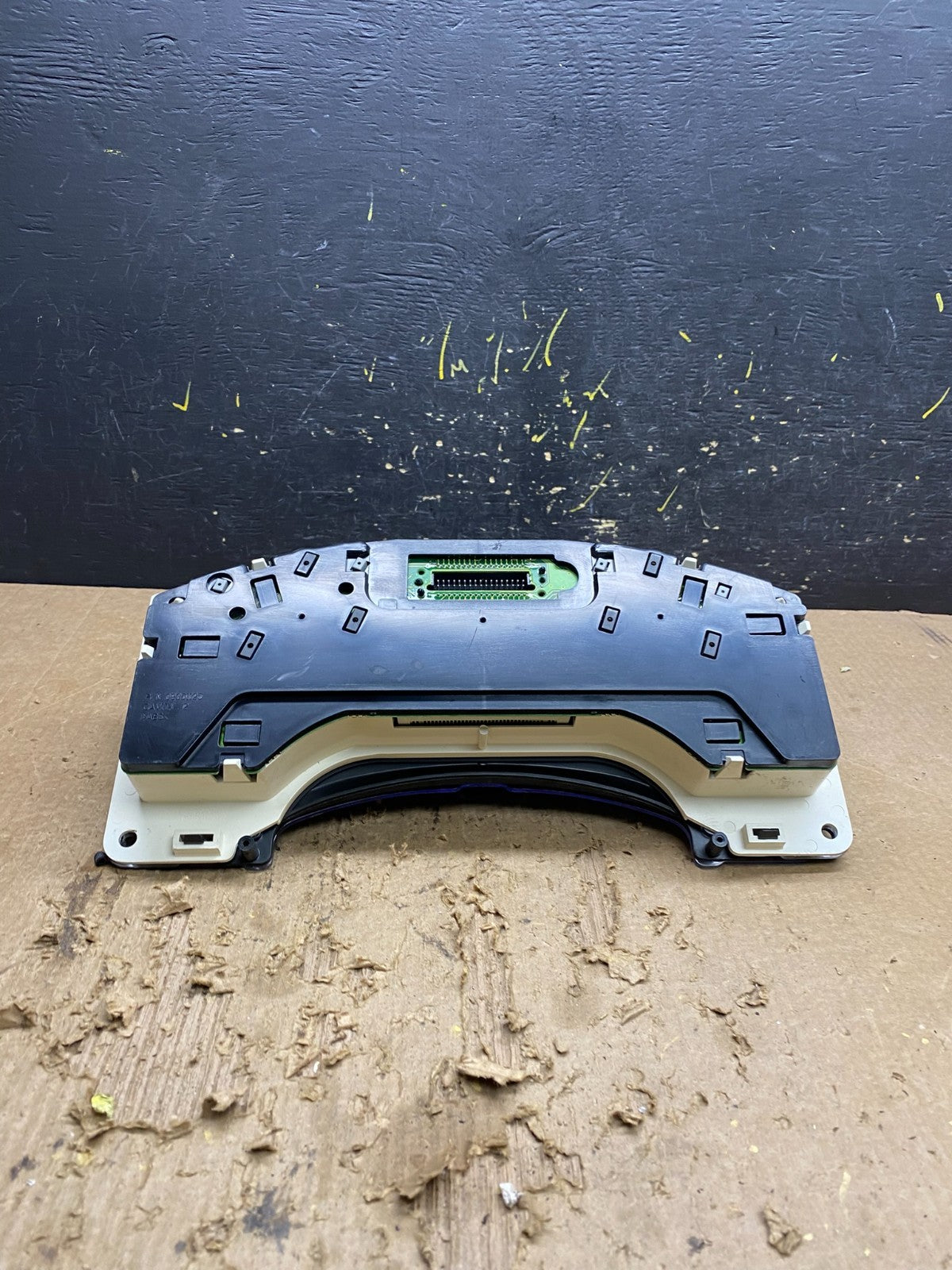2001 to 2002 Chevrolet Express Speedometer Cluster Gauge OEM  Z9752 DG6