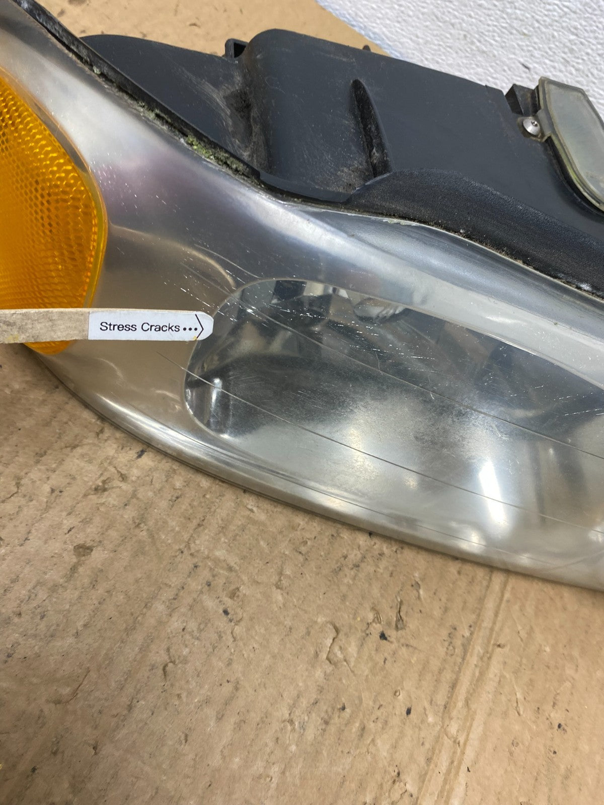 1998 to 2002 Lincoln Navigator Right Passenger Halogen Headlight AC8153 DW3