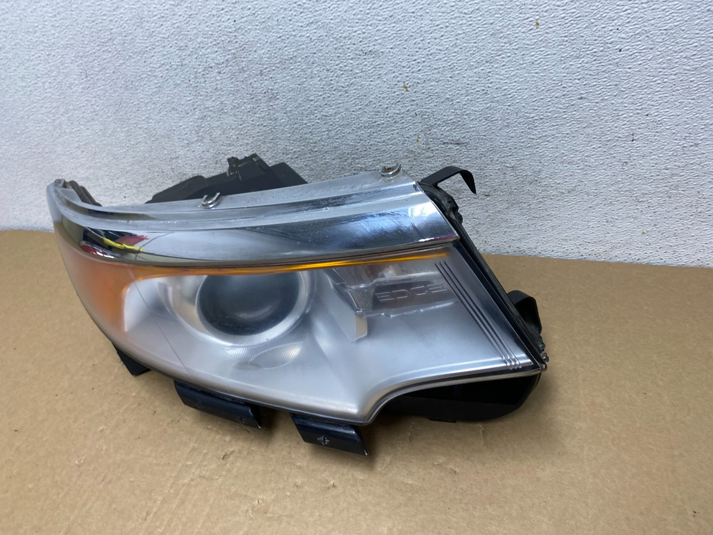 2011 to 2014 Ford Edge Front Right Passenger Headlight Halogen AF7292 DW1