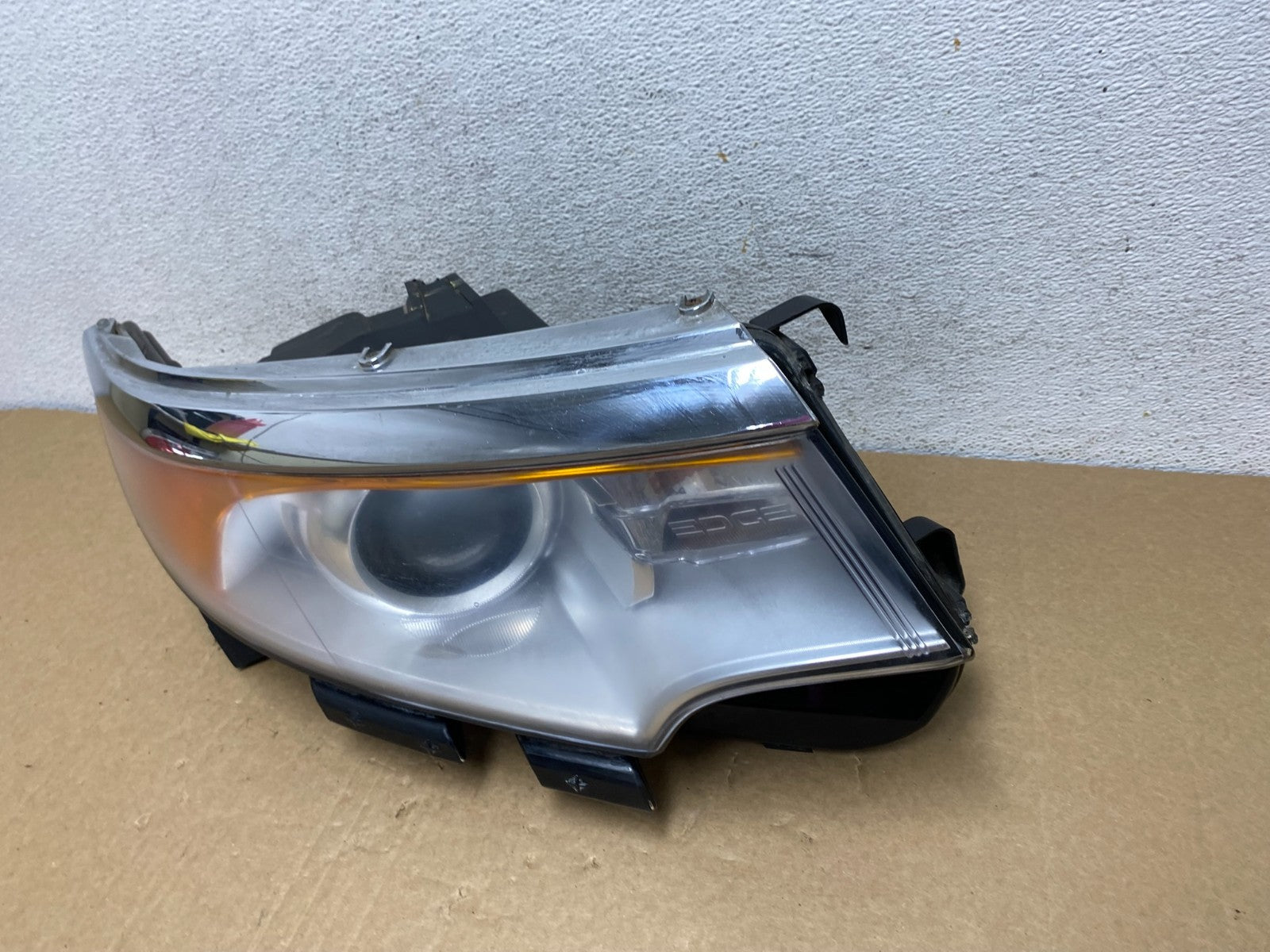 2011 to 2014 Ford Edge Front Right Passenger Headlight Halogen AF7292 DW1