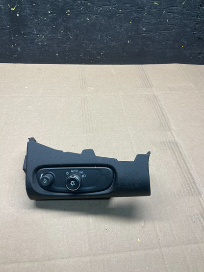 2016 to 2019 Chevrolet Volt Headlight Switch w/ Trim Panel Cover Bezel R6290 DG0