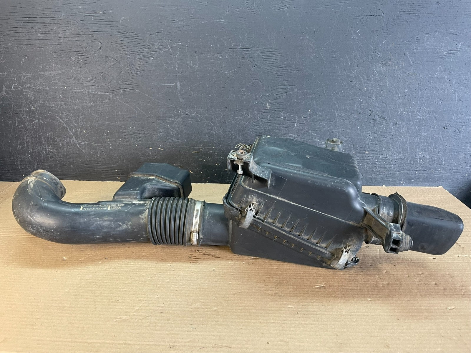 2007-2016 Toyota Sequoia Tundra Air Cleaner Intake Filter Box af3431 DG3