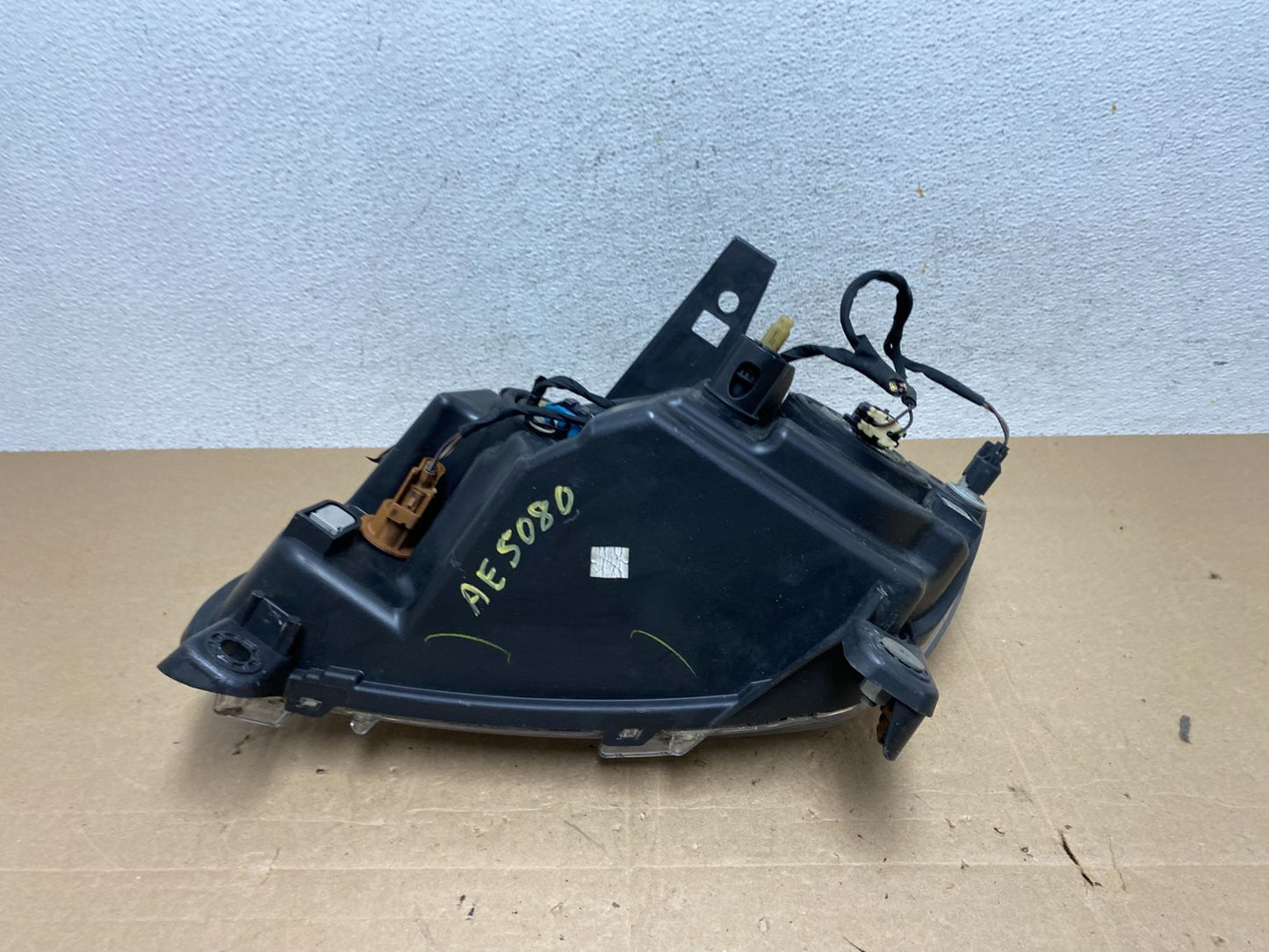 2011-2013 Jeep Grand Cherokee Right Passenger Halogen Headlight AE5080 DW7