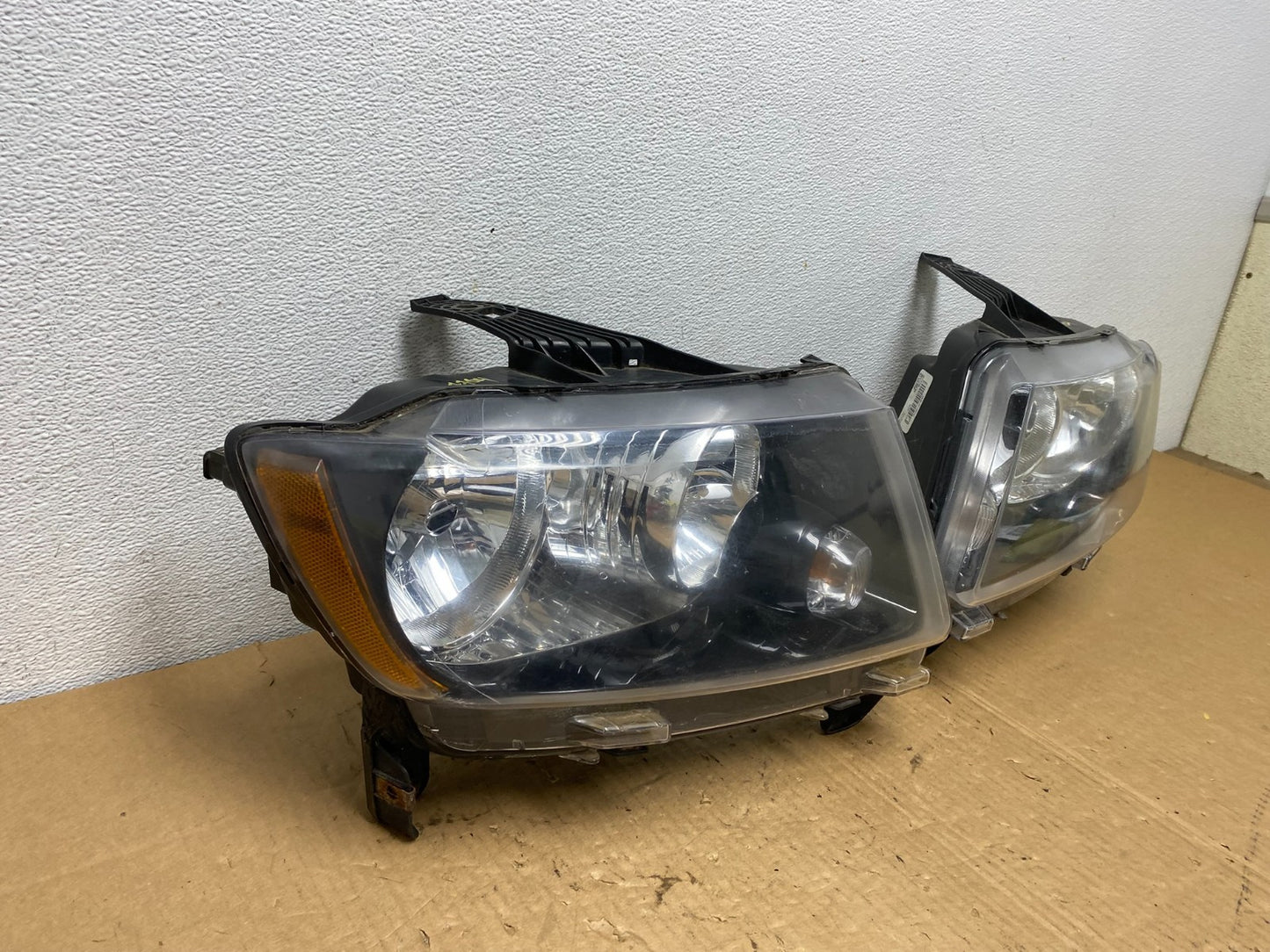 2011-2013 Jeep Grand Cherokee Left+Right Halogen Headlights AC7704 DW1