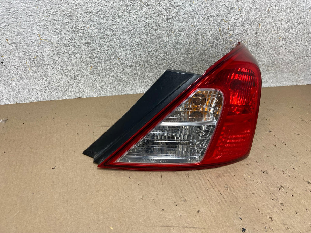 2012-2019 Nissan Versa Sedan Right Side Passenger Rh Tail Light AH5890 LK1