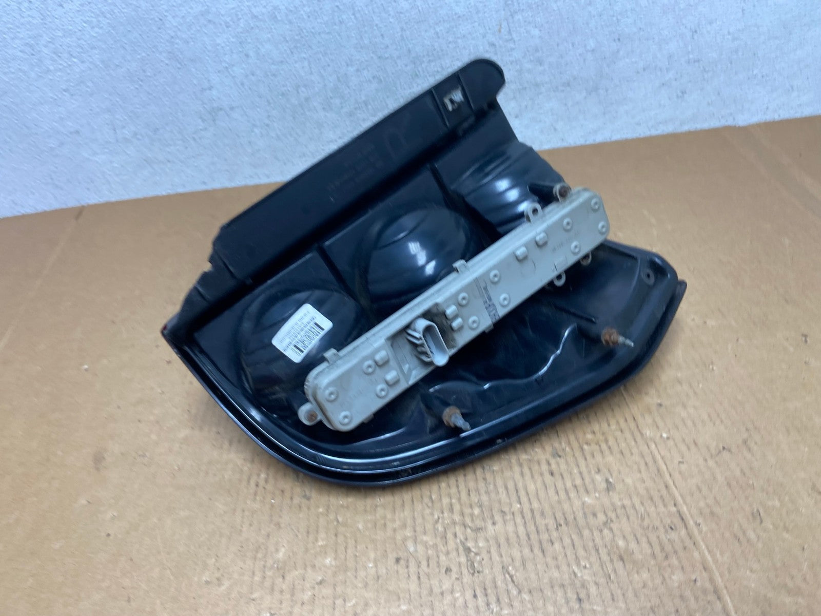 2002 to 2009 Chevrolet Trailblazer Right Passenger Rh Tail Light AE0321 LK5