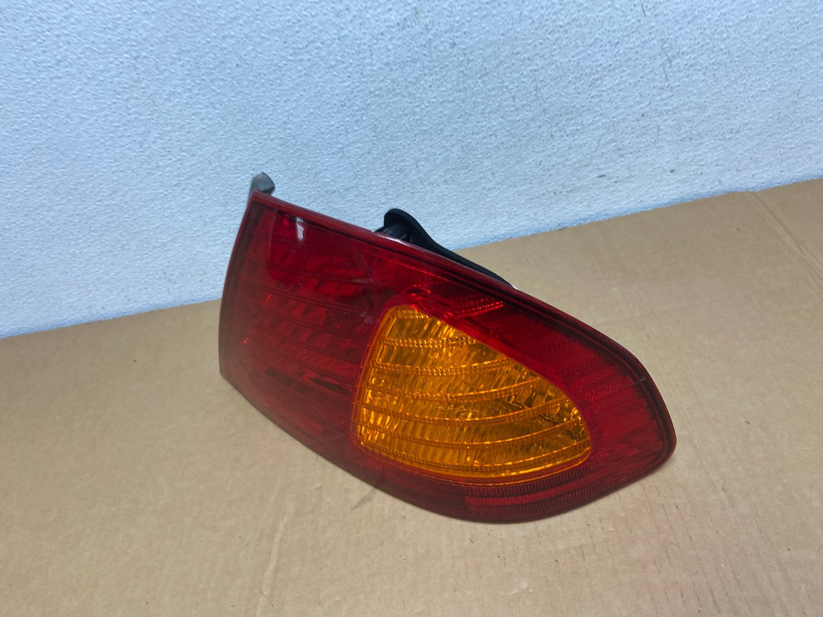 2000 2001 2002 Toyota Avalon Right Passenger Rh Side Tail Light DEPO AC7473 LK1
