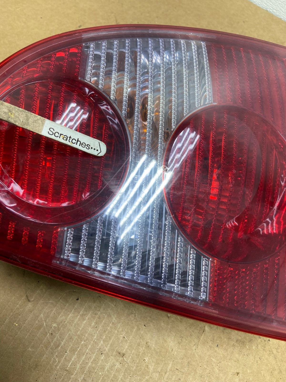 2001 to 2005 Volkswagen Passat Right RH Side Tail Light AC2983 LK3