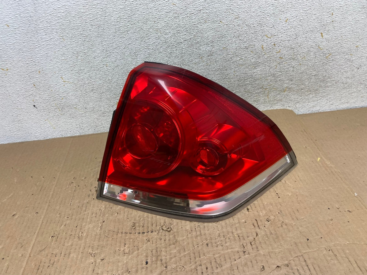 2006 - 2012 Chevrolet Impala Tail Light Right Passenger RH Side AI1355 LK0