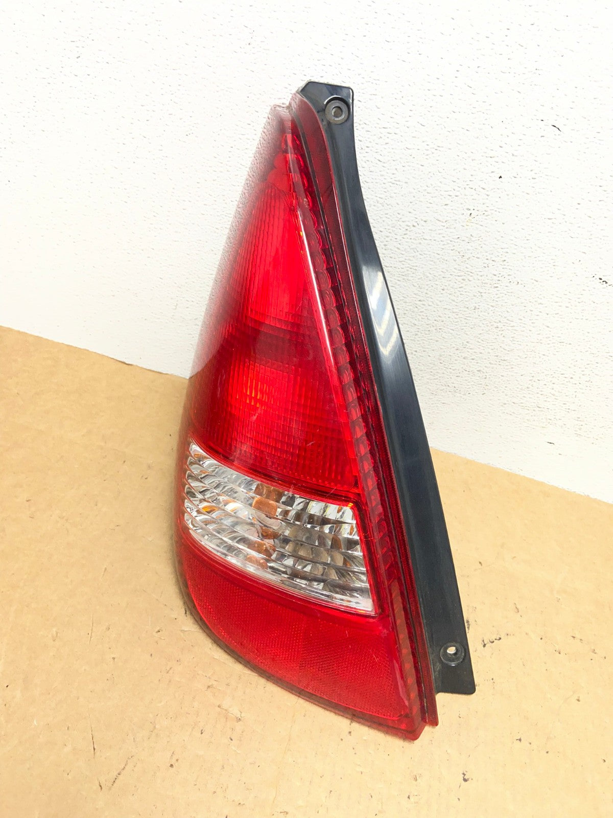 2002 to 2004 Suzuki Aerio Wagon Left Driver LH Tail Light AD4726 LK0
