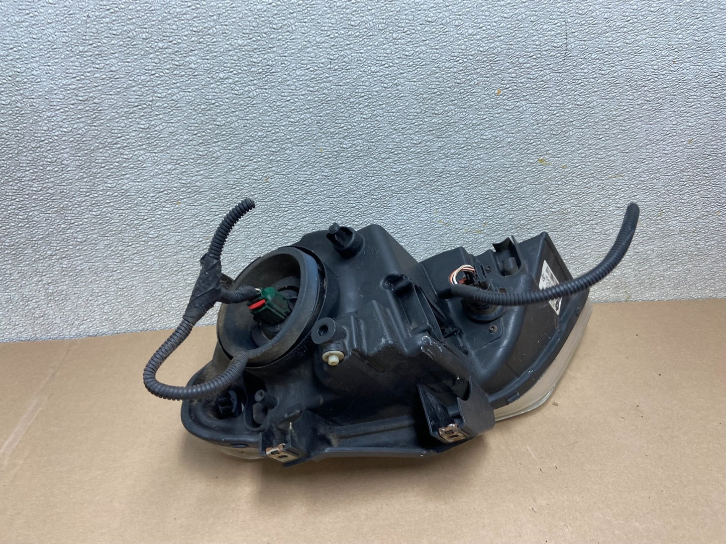 2007 to 2008 Chrysler Pacifica Right Passenger Halogen Headlight Oem AB4975 DG6