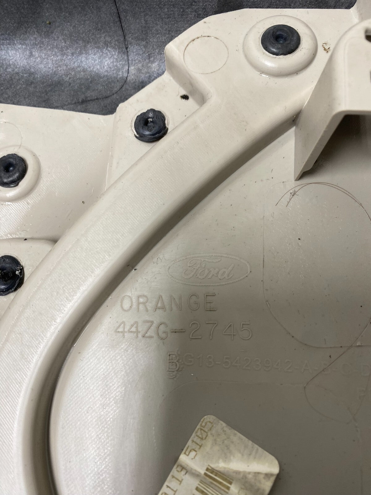 2013 to 2019 Ford Taurus Front Right Passenger Side Door Trim Panel G0148 DG9