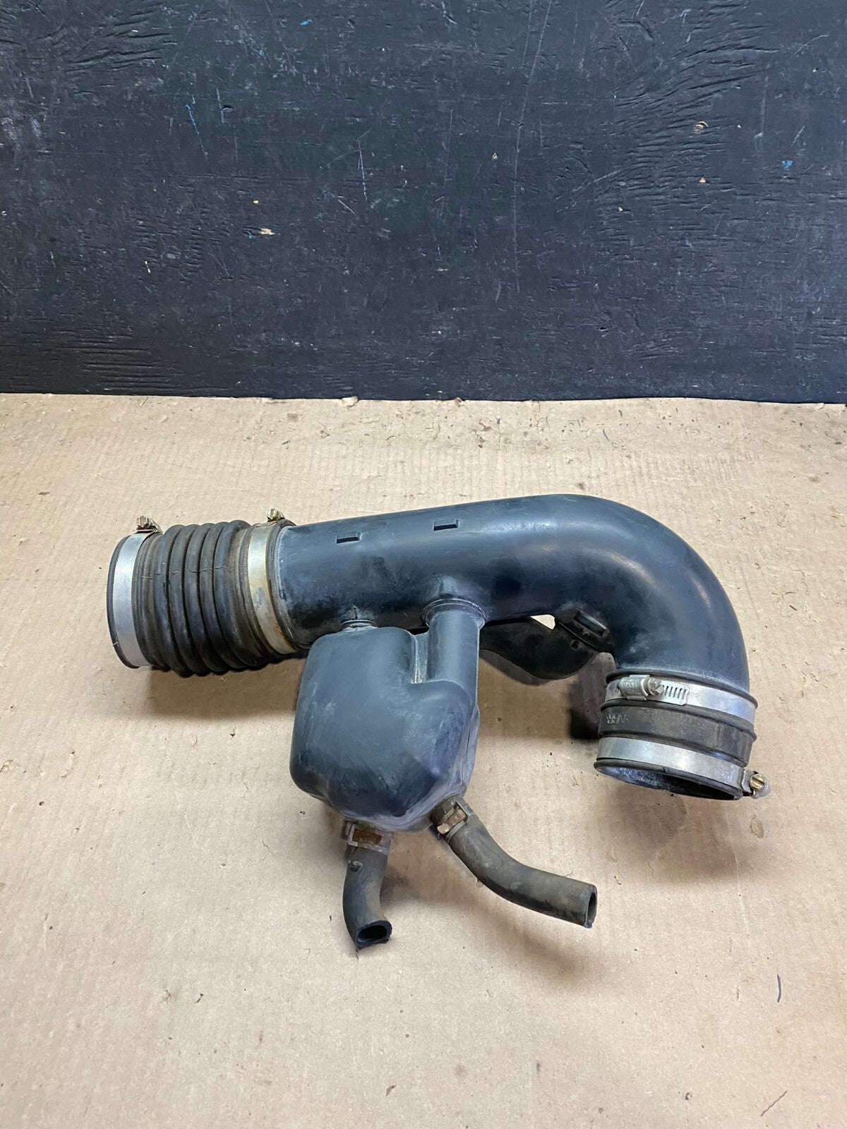 2009 to 2011 Kia Borrego Air Intake Pipe J0595 PS0