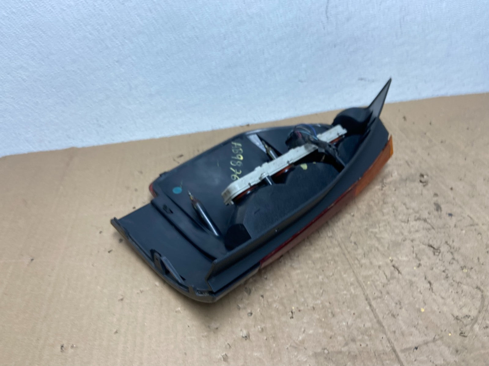 2002-2009 GMC Envoy Right Passenger RH Side Tail Light Oem AB9876 DW4