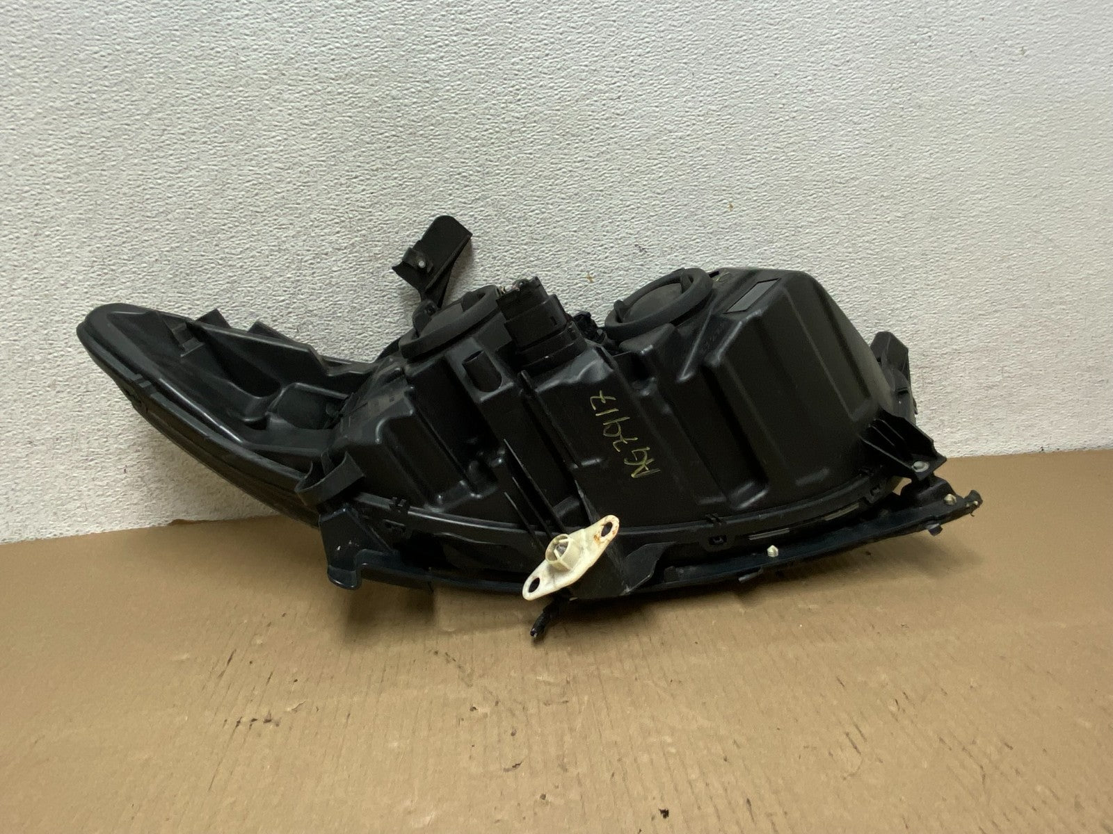 2013 to 2016 Ford Fusion Left Driver Lh Side Headlight AG7917 DW7