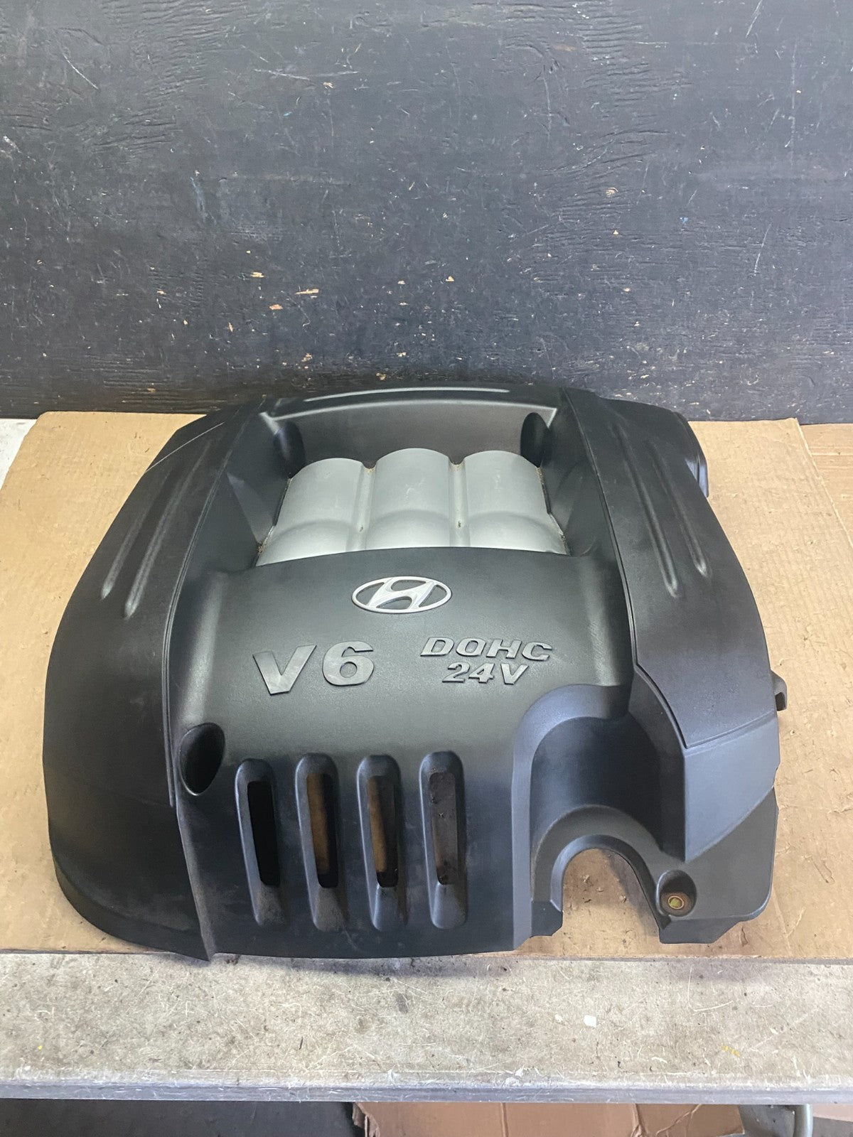2001 - 2005 Hyundai Santa Fe 2.7L V6 Engine Motor Cover q5897 DG0