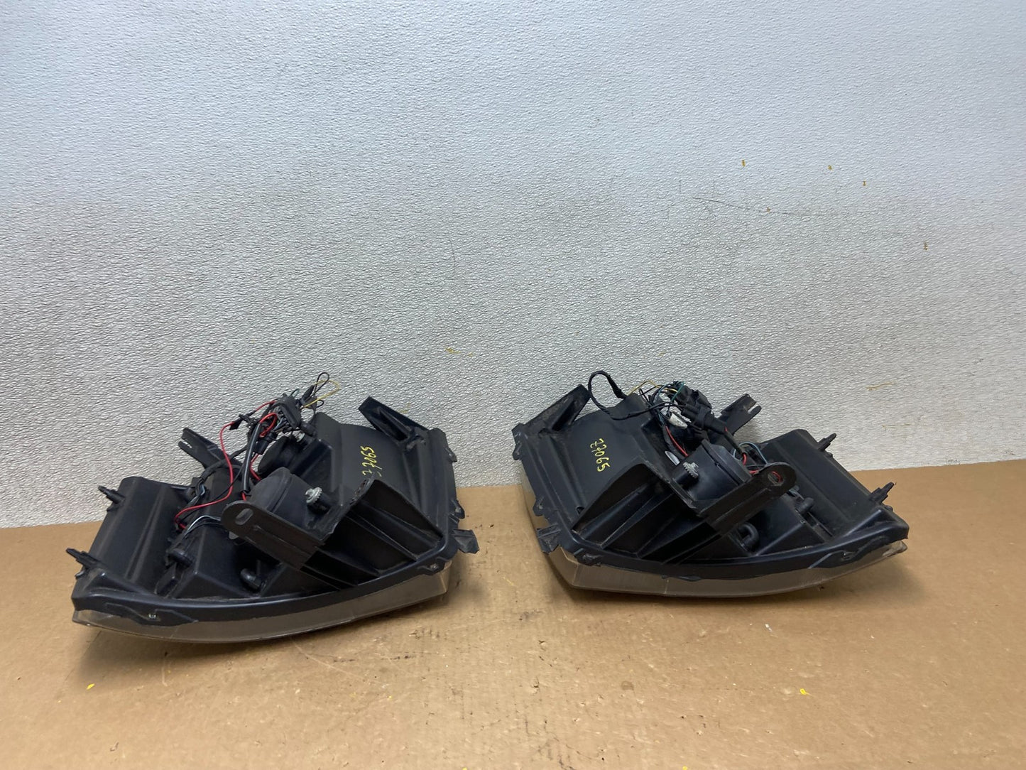 2007 to 2014 Chevrolet Silverado Left+Right Side Headlights Z7065 DG7