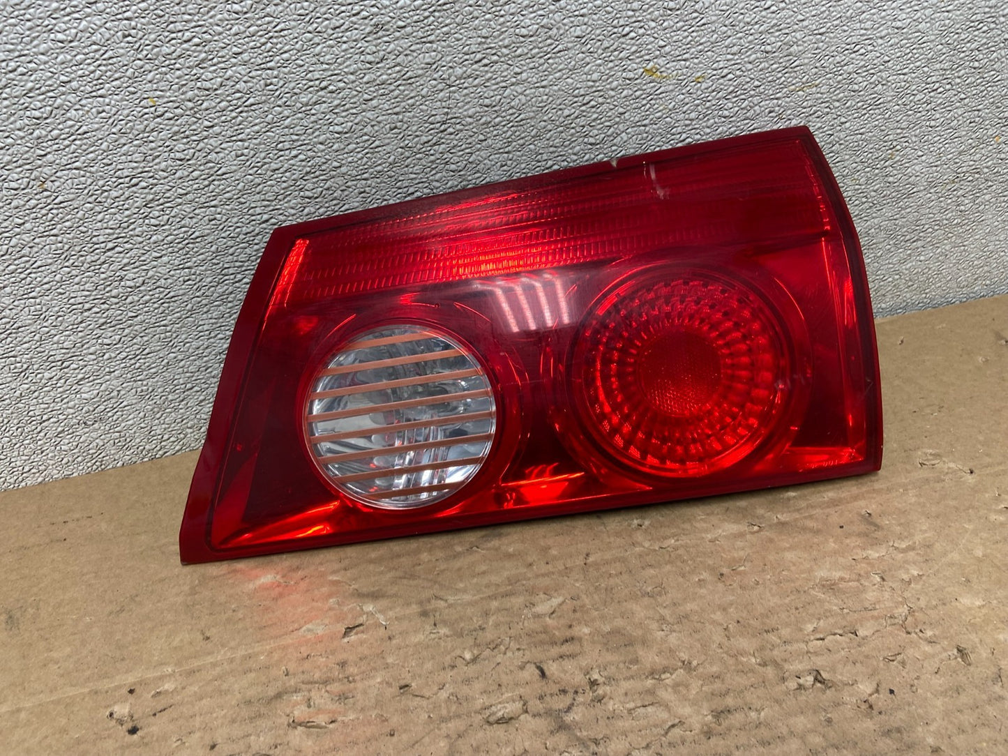 2006 to 2010 Toyota Sienna Right Passenger Side Rh Inner Tail Light AB4859 LK0