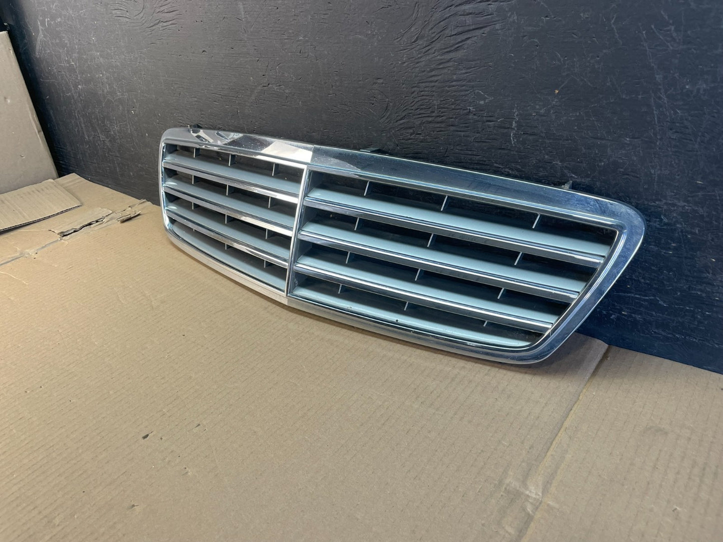 2005-2007 Mercedes W203 C230 C320 C350 Front Upper Grill Grille AE35681