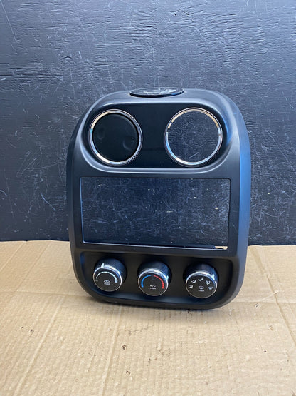 2011 to 2017 Jeep Compass Dash Climate Temperature Control Radio Bezel AC9418 DG0
