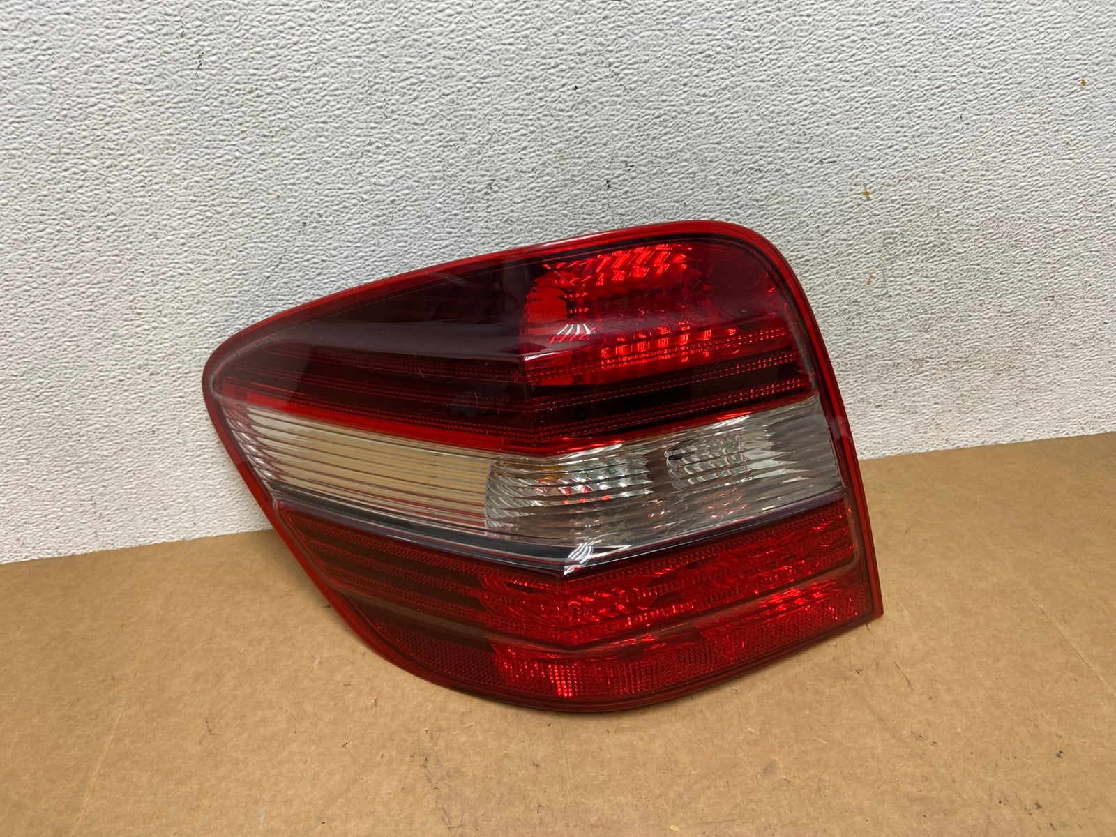 2009 to 2011 Mercedes ML350 ML-Class Left Driver Side Tail Light AE3150 LK0