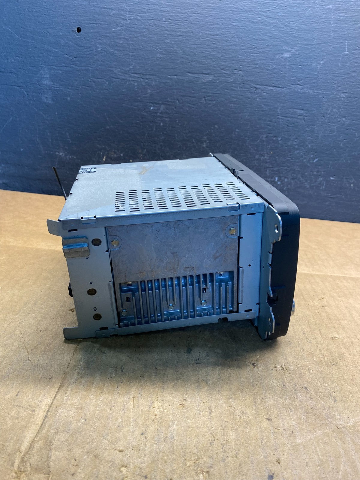 2006 to 2011 Volkswagen Passat Jetta Radio CD Player Screen Navigation ad3627 DG2