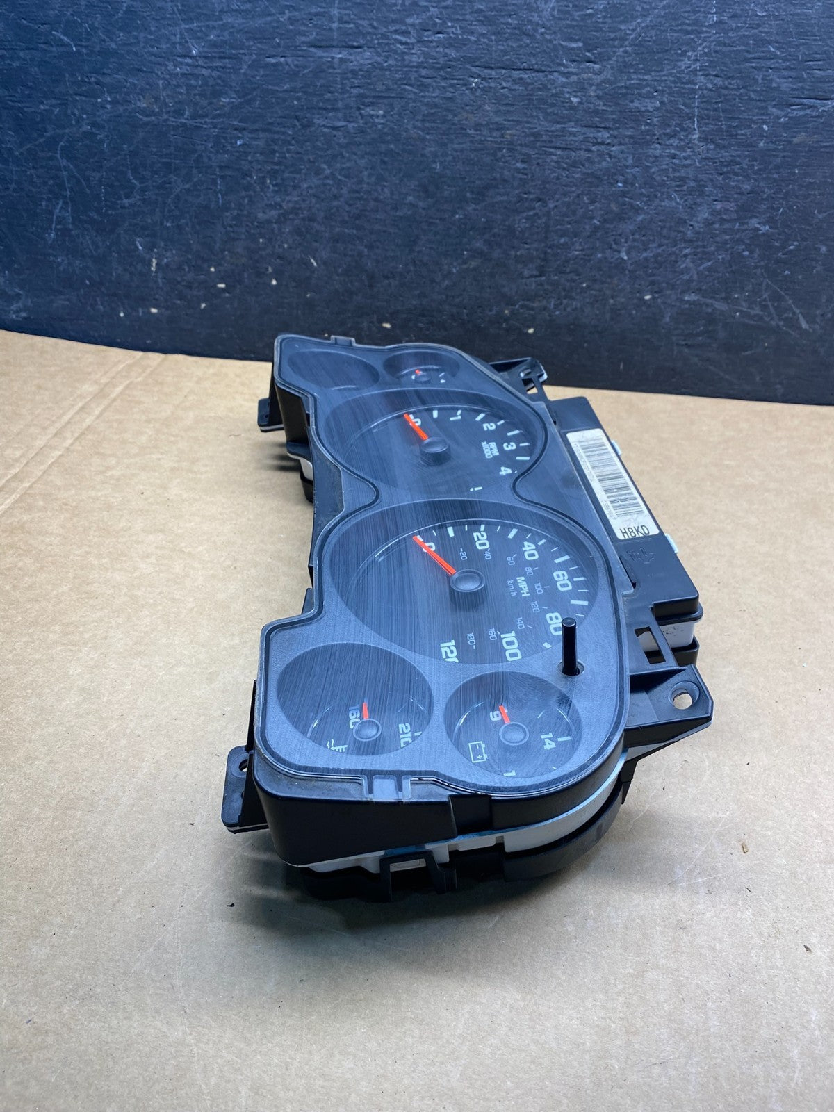 2007 to 2013 Chevrolet Silverado Suburban Cluster Gauge Speedometer ah7099 DG2