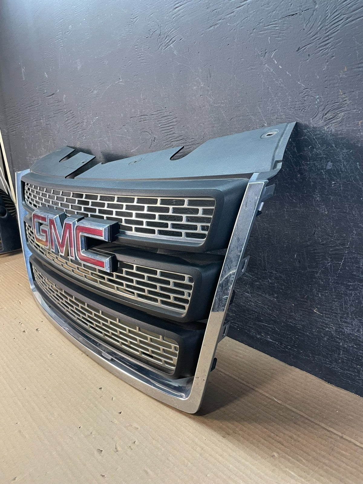 2010 to 2015 Gmc Terrain Front Upper Grill Grille AE9948 DG1