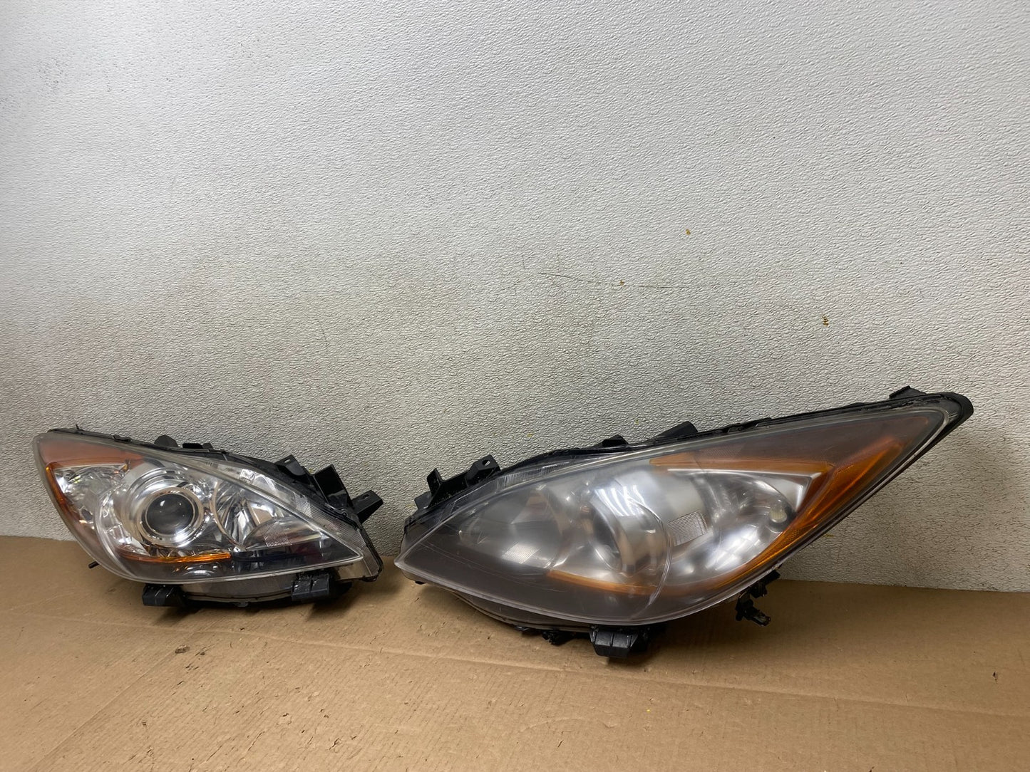 2010-2013 Mazda 3 Halogen Left+Right Side Headlights W0803 DW1