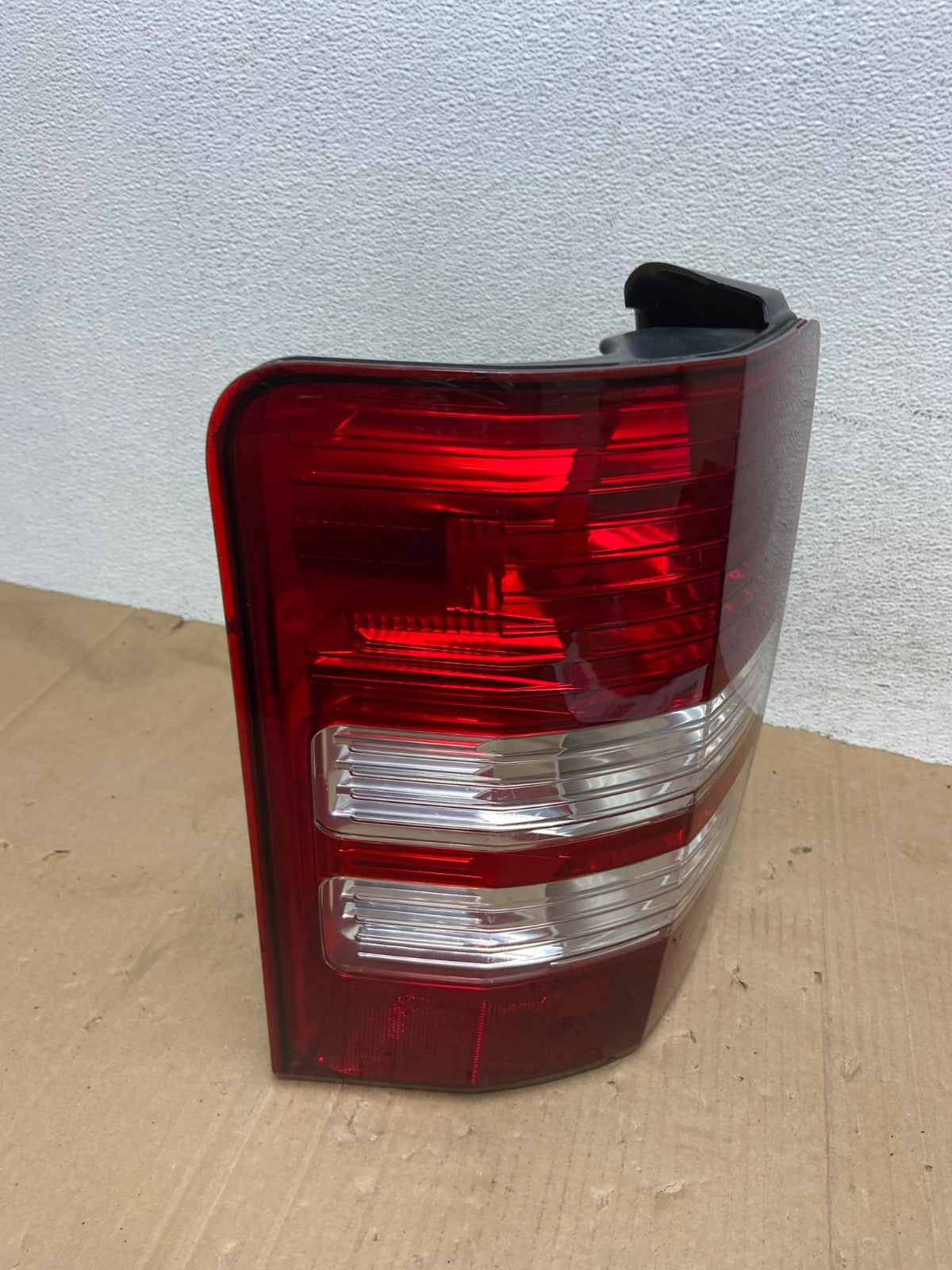 2008 to 2012 Jeep Liberty Left Driver Side Lh Tail Light AE9135 LK2