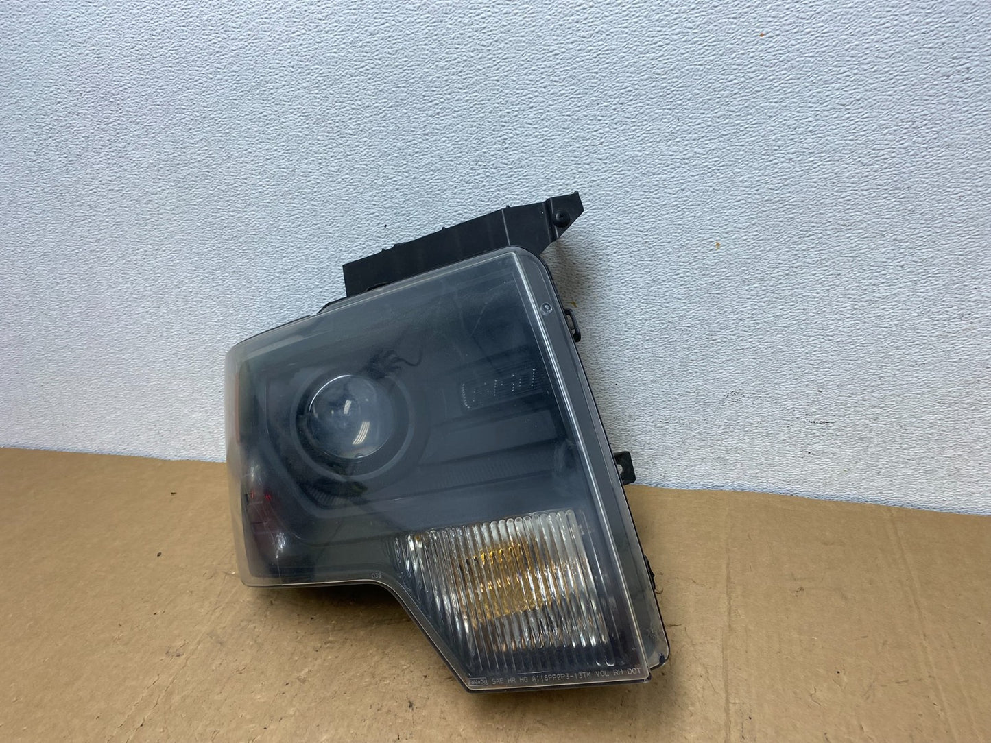 2009-2014 Ford F-150 F150 Right Passenger Xenon HID Black Headlight Oe AD1274 DG1
