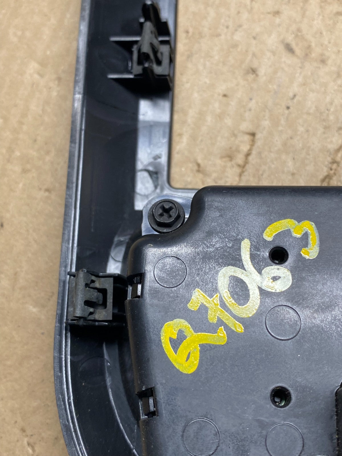 2011 to 2017 Jeep Compass Dash Climate Temperature Control Radio Bezel Q7063 DG7