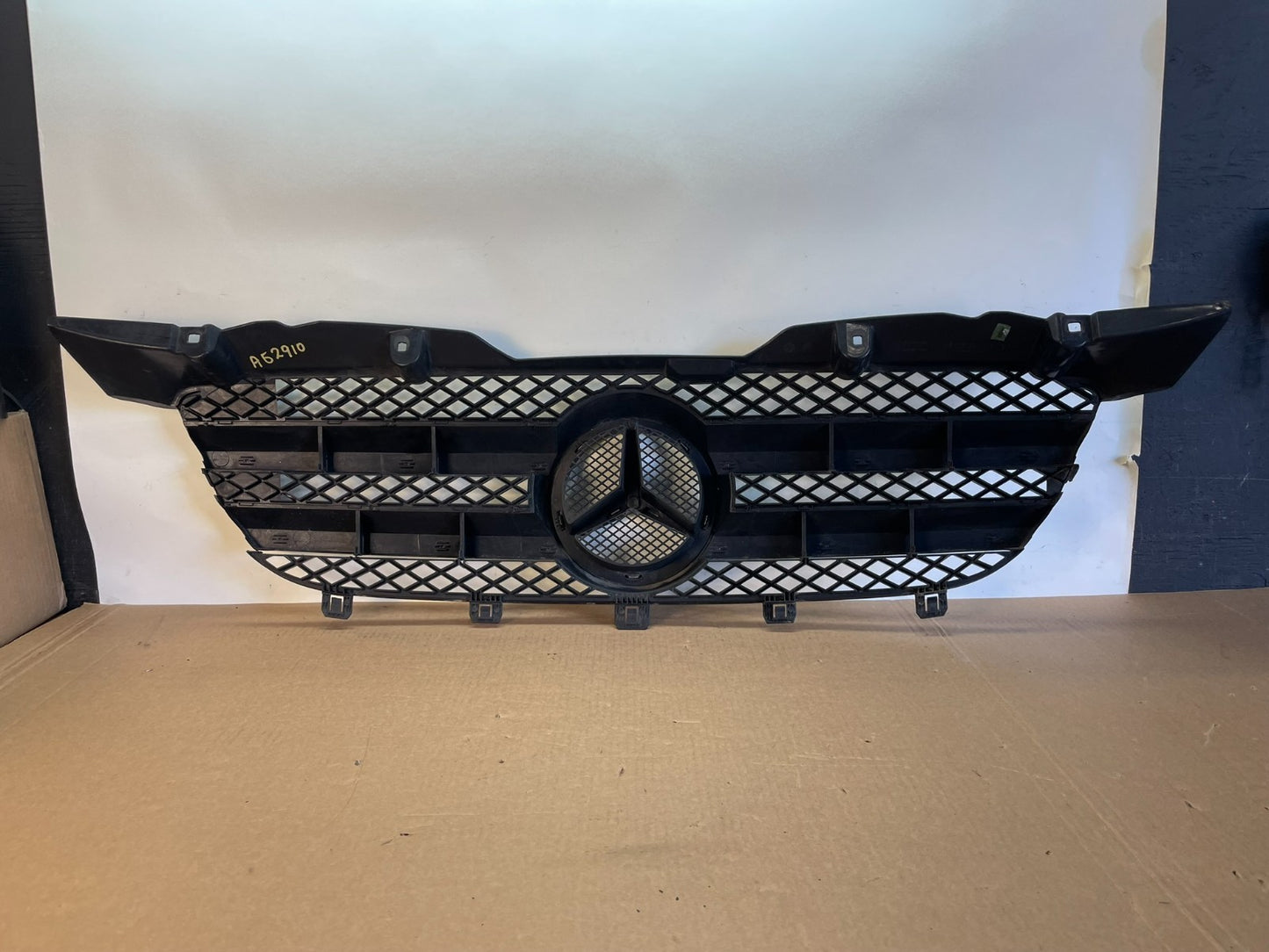 2006 to 2013 Mercedes Sprinter Front Upper Grill Grille AG2910 DG4