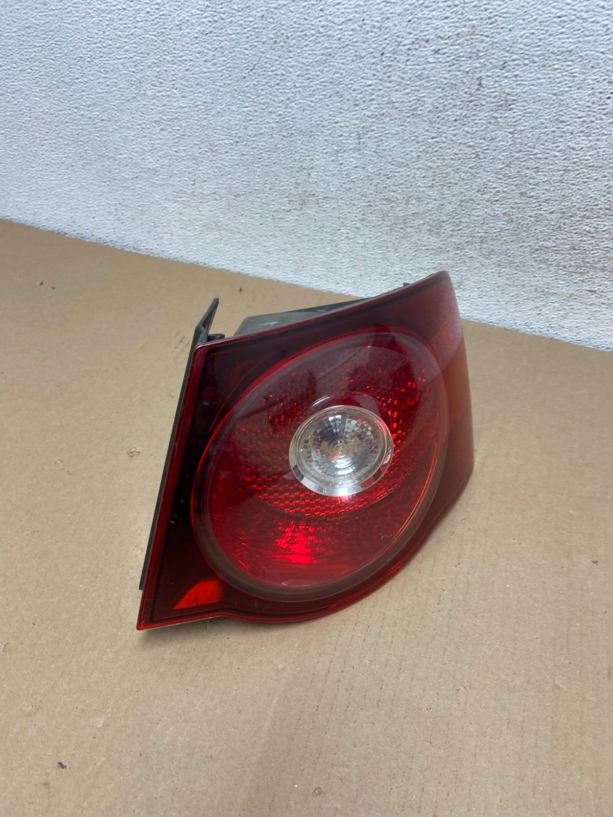 2008 2009 2010 Volkswagen Jetta Right Passenger RH Side Tail Light AF3007 LK2