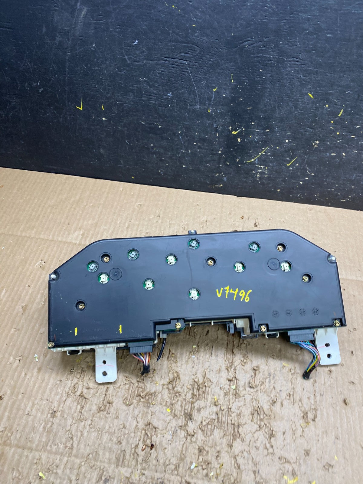 2002 Ford Explorer Speedometer Cluster Gauge OEM v7496 DG5