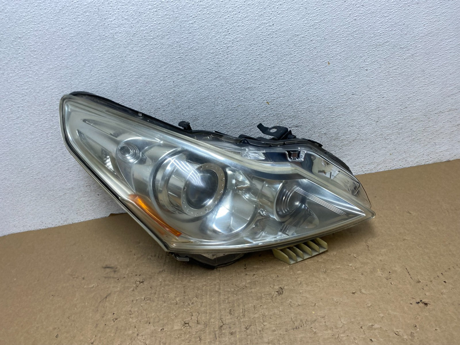 2010-2012 Infiniti G37 Right Passenger Side Xenon HID Headlight AF8084 DW0